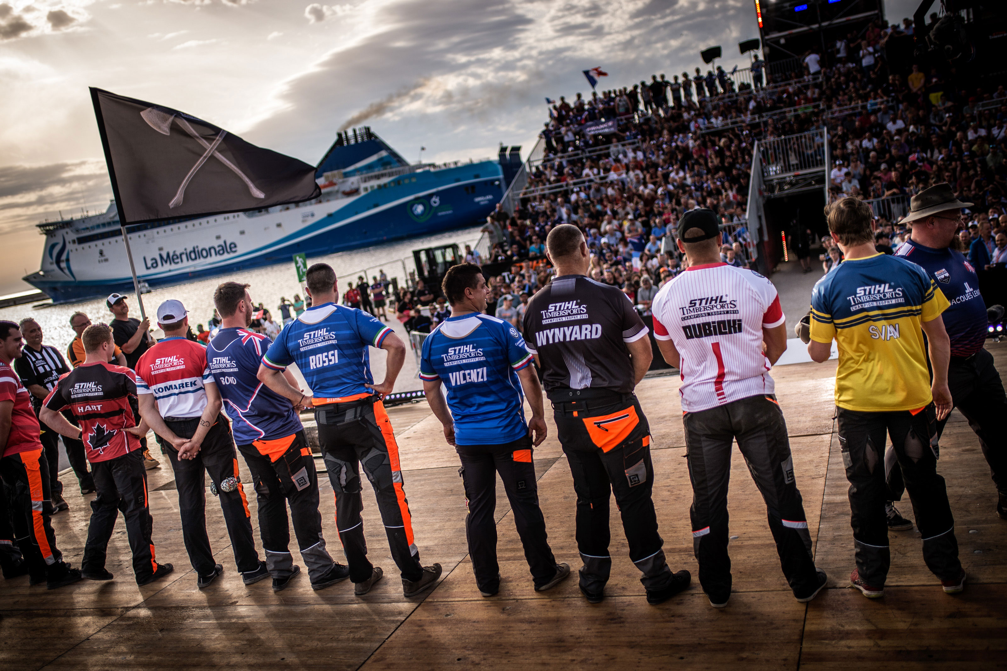 STIHL TIMBERSPORTS® Athleten und Fans bei der Champions Trophy 2018 im alten Hafen von Marseille in Frankreich.